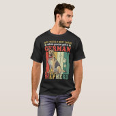 ジャーマンシェパード レトロな大きなサイズの最高の犬の友達 Tシャツ (正面フル)