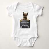 ジャーマン・シェパードによって愛され、保護されて ベビーボディスーツ (正面)