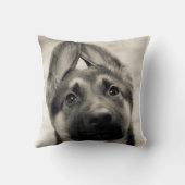 ジャーマン・シェパードの子犬のクッション クッション (裏面)