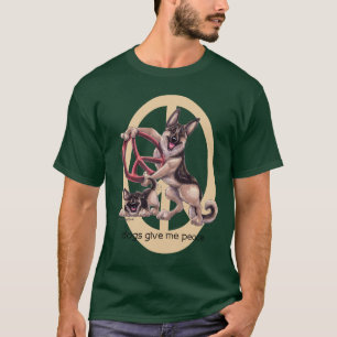 ジャーマン・シェパードのTシャツ Tシャツ
