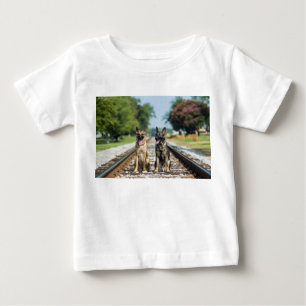ジャーマン・シェパードはワイシャツをからかいます ベビーTシャツ