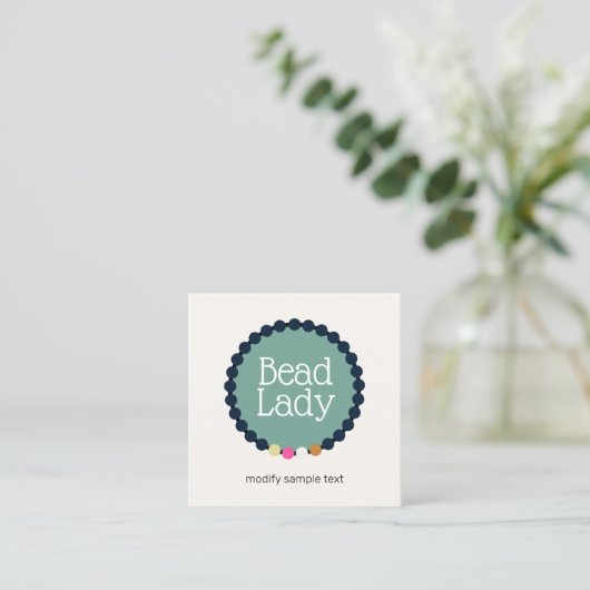 ジュエリーデザイナーの結び付きビーズブレスレットロゴ スクエア名刺 (スタンド正面)