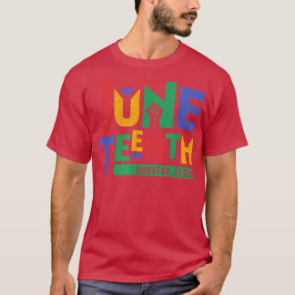 ジュネファーヒューストンティーズアフリカンフリーダムブラックホイスト Tシャツ