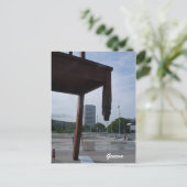 ジュネーブの壊れた椅子 ポストカード (スタンド正面)