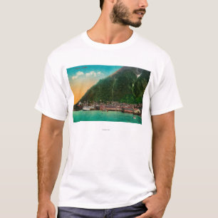 ジュノー、AlaskaJuneau、AK 2の町の眺め Tシャツ