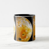 ジュピターのムーンイオ ツートーンマグカップ (中央)