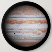 ジュピターCassiniの低空飛行NASAの高められたイメージ 缶バッジ (正面)