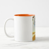 ジュラ・フランスのブドウ園の旅行ポスター ツートーンマグカップ (左)