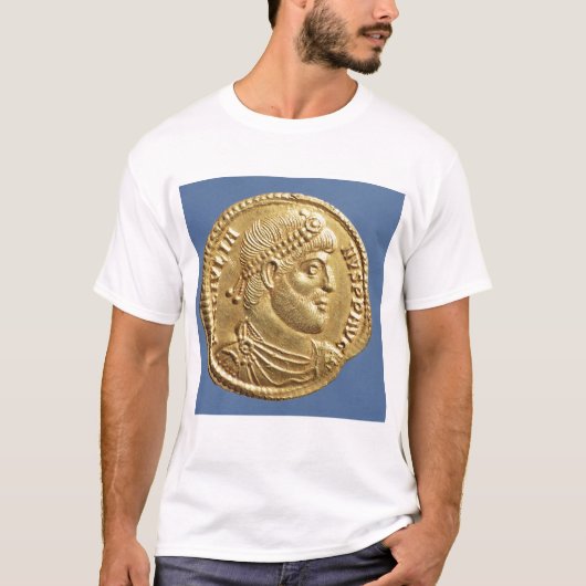 ジュリアンの固相線おおわれている背信者 Tシャツ (正面)