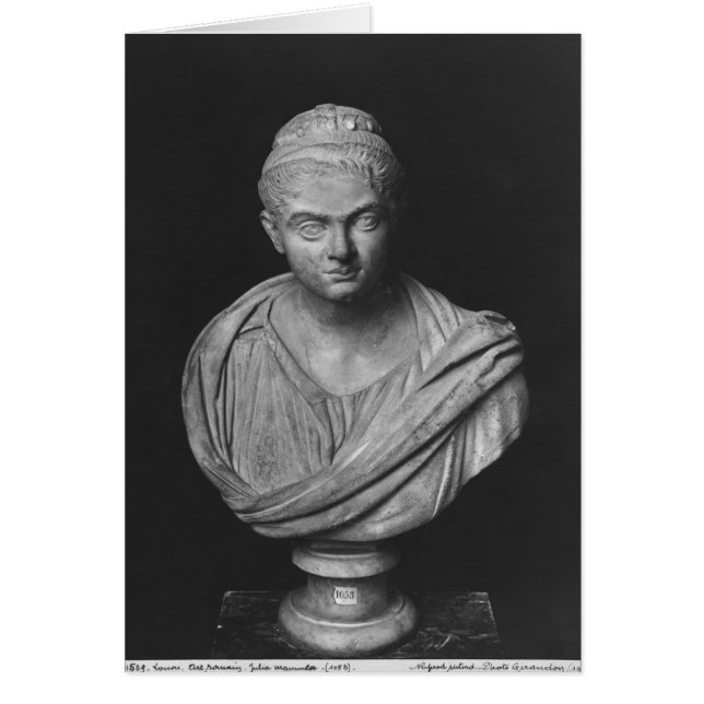 ジュリアMamaeaのバスト (正面)