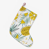ジューシーなパイナップル：明るいヴィンテージパターン。 スモールクリスマスストッキング (正面 (吊り時))