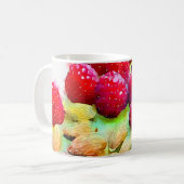 ジューシーな赤いラズベリーとアーモンドの水色 マグカップ (正面左)