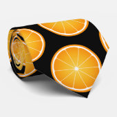 ジューシーカッコいいなオレンジ色のフルーツスライスを黒にパターン ネクタイ (ロール)