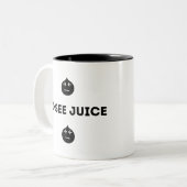 ジュースの表示 ツートーンマグカップ (正面左)