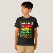 ジューンティーサスは独立記念日 黒人プライド メラニン Tシャツ (正面フル)