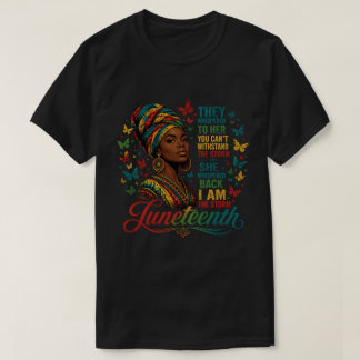ジューンティーンスストームクイーンバタフライ アート Tシャツ