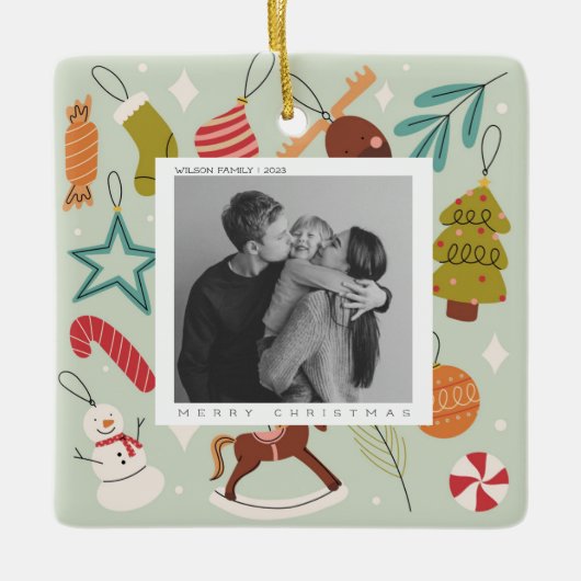 ジョイファミリーフォトクリスマスホリデー葉書 セラミックオーナメント (正面)