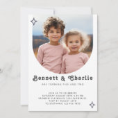 ジョイント兄弟姉妹ポートレートフォトボミニマルホ誕生日 招待状 (正面)