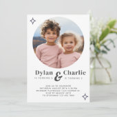 ジョイント兄弟姉妹ポートレートフォトボミニマルホ誕生日 招待状 (スタンド正面)