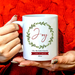ジョイ・タイポグラフィ・スクリプト クリスマスリース ホリデー コーヒーマグカップ