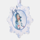 ジョイ！フェスティバル淡い色のブルースノーフレークスホリデーフォト オーナメントカード (左)