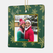 ジョイ！金ゴールドスノーフレークスハンターグリーンホリデーフォト セラミックオーナメント (左)