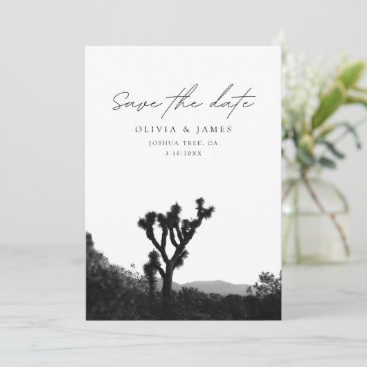 ジョシュアの木の結婚式の日付を保存ブラック&ホワイト 招待状 (スタンド正面)