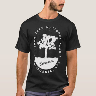 ジョシュアツリー国立公園の夜のレトロ Tシャツ