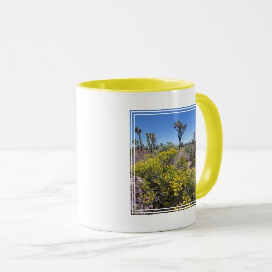 ジョシュアツリー国立公園イン開花 マグカップ (正面右)