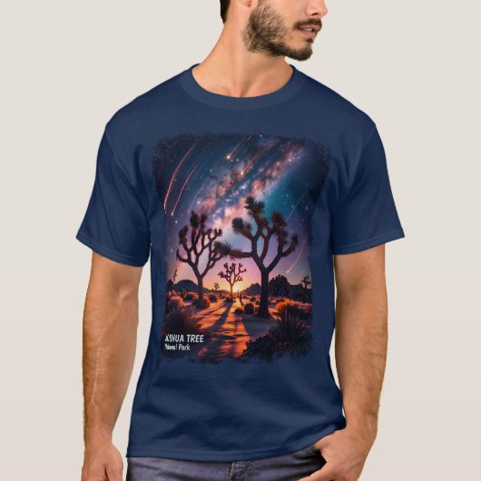 ジョシュア・ツリー国立公園の天の川と流星群 Tシャツ (正面)