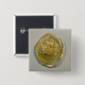 ジョナーおよびローマクジラ4tを描写する円形浮彫り 缶バッジ (正面&裏面)