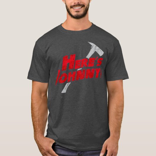 ジョニーはこちらです 面白い Tシャツ (正面)
