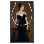 ジョンシンガーサーゲントマダムXクラシックポートレート スモールペーパーバッグ (裏面)