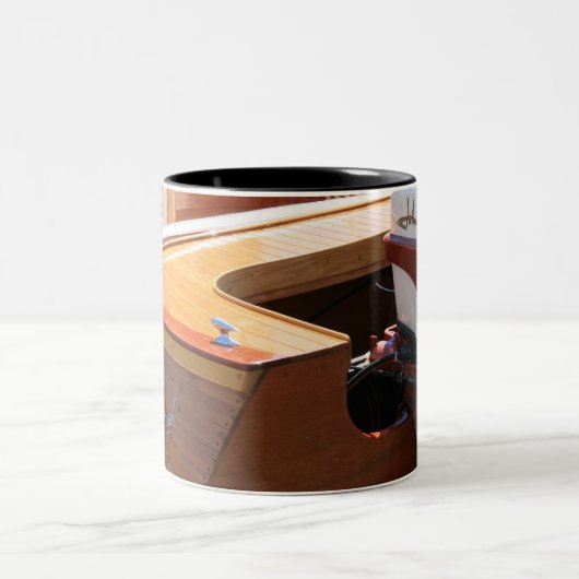 ジョンソンモーター、木のボートのクラシック ツートーンマグカップ (中央)