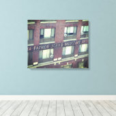 ジョン神父の医学建物 包まれた キャンバスプリント (インサイチュ (ウッドフロア))