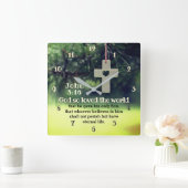 ジョン3:16神は、自分の息子が世界を愛し与えていたのです。 スクエア壁時計 (ホーム)