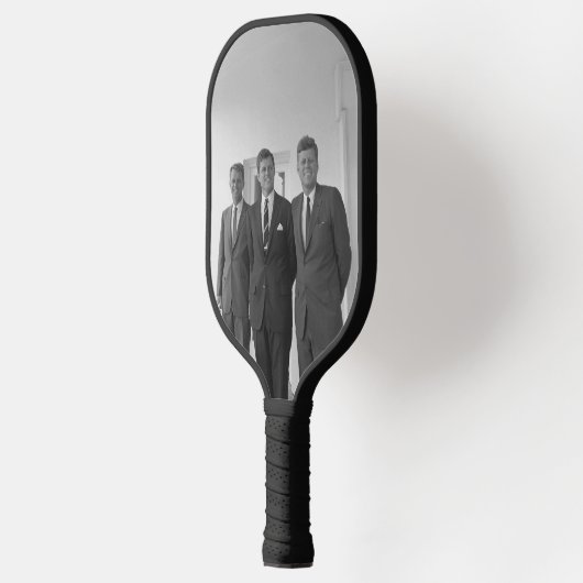 ジョン・ケネディ大統領とアメリカキャメロット兄弟 ピックルボールラケット (左)