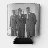 ジョン・ケネディ大統領とアメリカキャメロット兄弟 缶クーラー (正面)