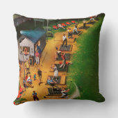 ジョン・ファーターによるゴルフ練習場 クッション (裏面)