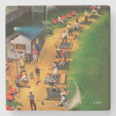 ジョン・ファーターによるゴルフ練習場 ストーンコースター (正面)