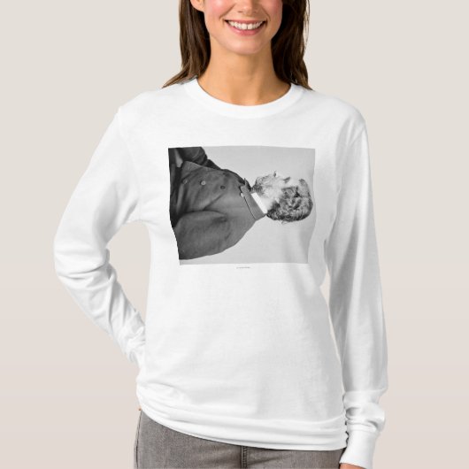 ジョンC. Freemont "素晴らしい開拓者" Tシャツ (正面)