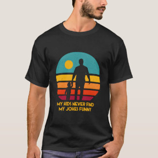 ジョークで親が見つからない私 パパ ママ Tシャツ