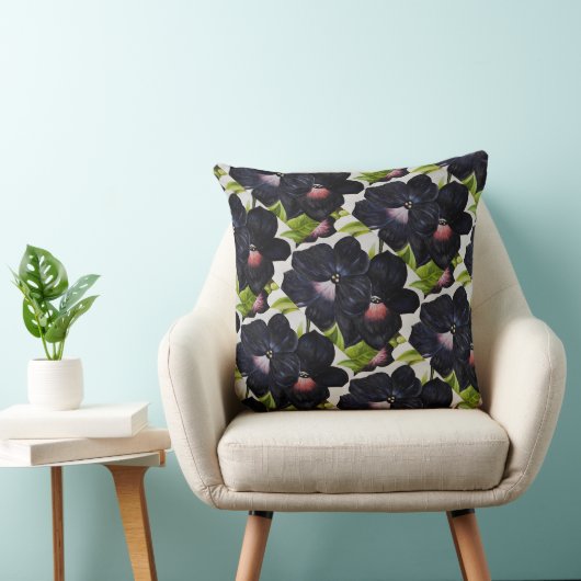 ジョージアオキーフ1925黒と紫のペチュニア クッション (椅子)