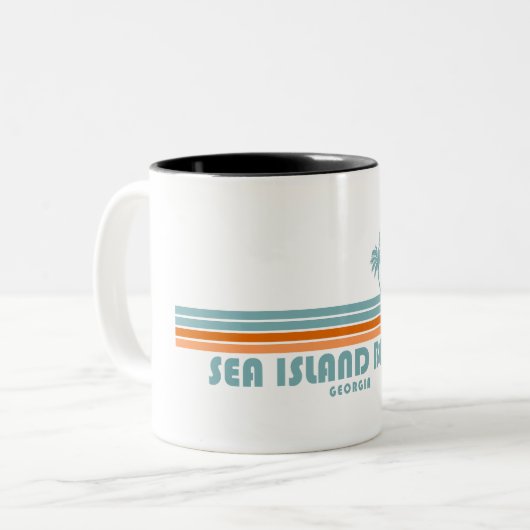 ジョージア州シーアイランドのビーチ、太陽、ヤシの木 ツートーンマグカップ (正面左)