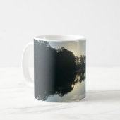 ジョージア湖の上の日の出 コーヒーマグカップ (正面左)