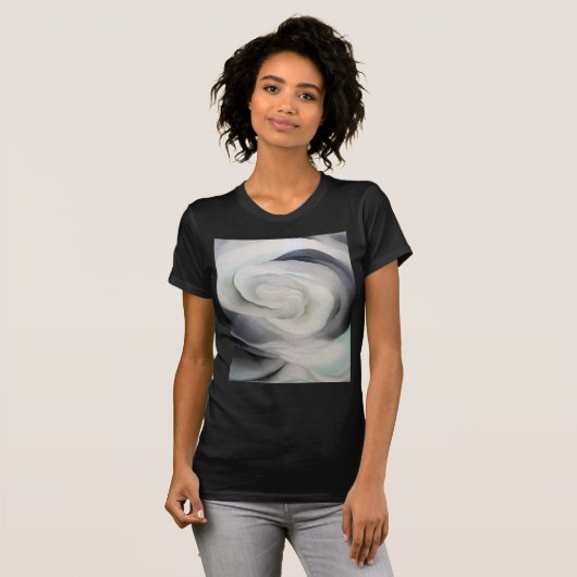 ジョージア・オキーフのスタイルの花のティー Tシャツ (正面フル)