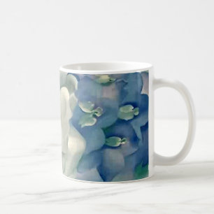 ジョージアO'Keefe圧倒する白いバラおよびLarkspur コーヒーマグカップ