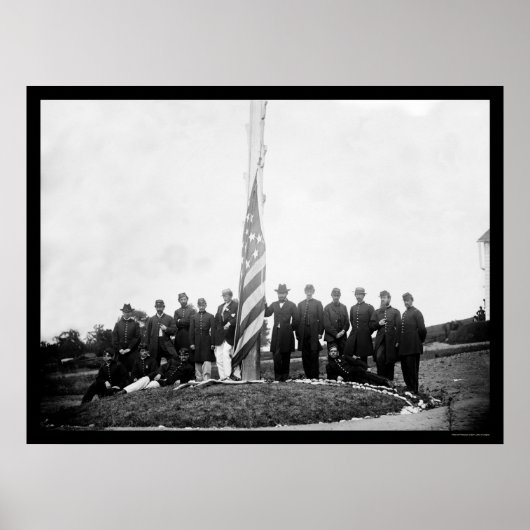 ジョージタウン1865近くの旗を下げる将校 ポスター (正面)