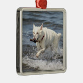 ジョージ湖に白いドイツのシェパード メタルオーナメント (右)