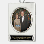 ジョージ・ブッシュ大統領、ローラ・クリスマスホワイトハウス シルバープレートバナーオーナメント (左)